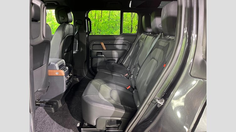 2022 認定中古車 Land Rover Defender 110 カルパチアングレイ D300 AWD（AT） X-DYNAMIC SE
