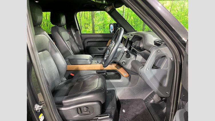 2022 認定中古車 Land Rover Defender 110 カルパチアングレイ D300 AWD（AT） X-DYNAMIC SE