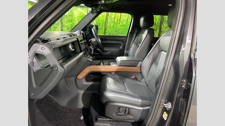 2022 認定中古車 Land Rover Defender 110 カルパチアングレイ D300 AWD（AT） X-DYNAMIC SE