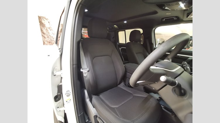 2023 認定中古車 Land Rover Defender 110 フジホワイト P300 AWD（AT） スタンダード