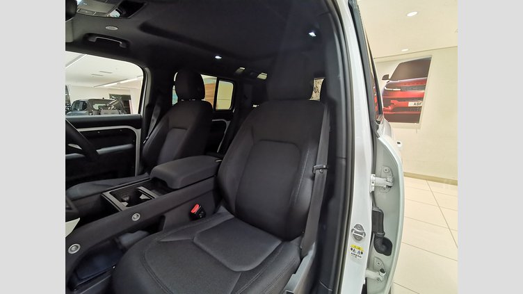 2023 認定中古車 Land Rover Defender 110 フジホワイト P300 AWD（AT） スタンダード