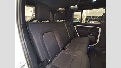Defender 110 4