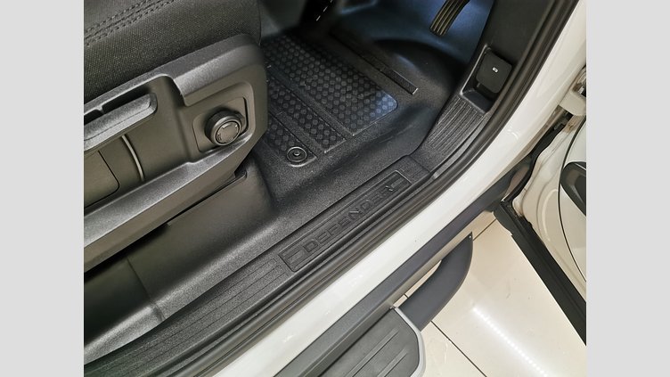 2023 認定中古車 Land Rover Defender 110 フジホワイト P300 AWD（AT） スタンダード