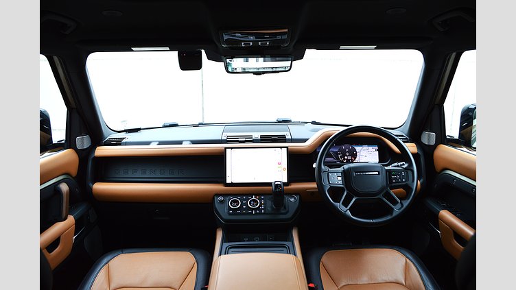 2022 認定中古車 Land Rover Defender 130 パンゲアグリーン D300 AWD AUTOMATIC MHEV X