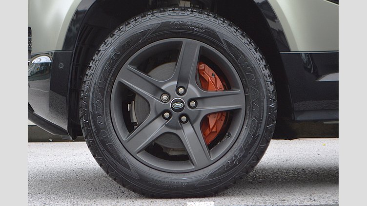 2022 認定中古車 Land Rover Defender 130 パンゲアグリーン D300 AWD AUTOMATIC MHEV X