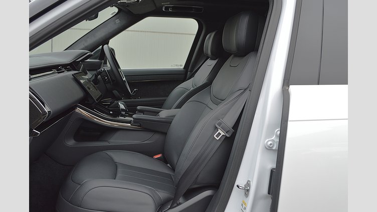 2024 認定中古車 Land Rover Range Rover Sport オストゥーニパールホワイト P550eプラグインハイブリッド（ガソリン） スタンダードホイールベース Autobiography