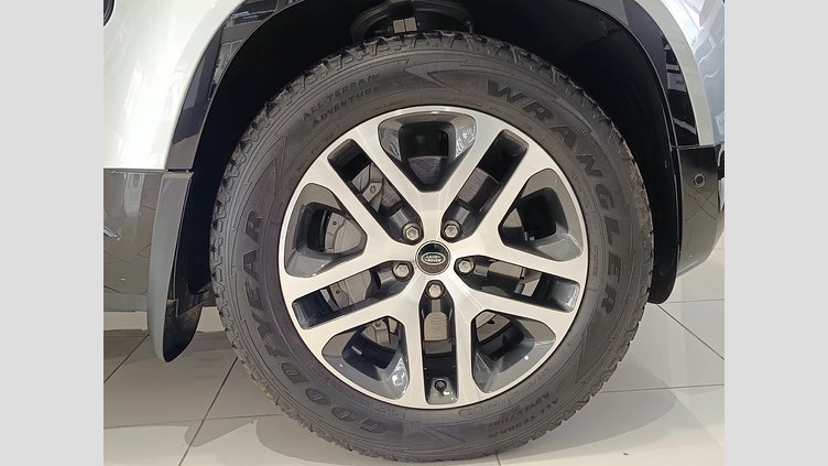 2023 Approved Land Rover Defender 110 Hakuba Silver AWD X-Dynamic SE 300PS Auto