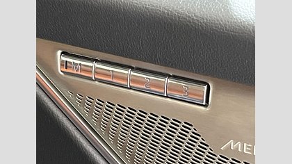 F-Pace 28