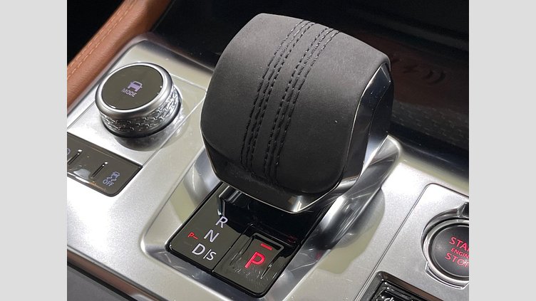 2020 認定中古車 Jaguar F-Pace Portofino Blue 2.0L I4 Pet Mid DOHC AJ200 R-DYNAMIC HSE