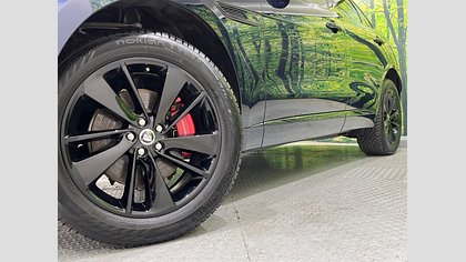 F-Pace 53