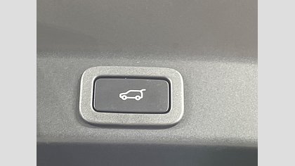 F-Pace 26