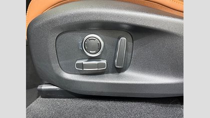 F-Pace 24