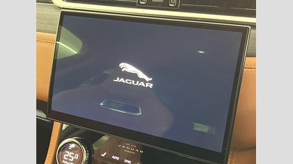 F-Pace 19