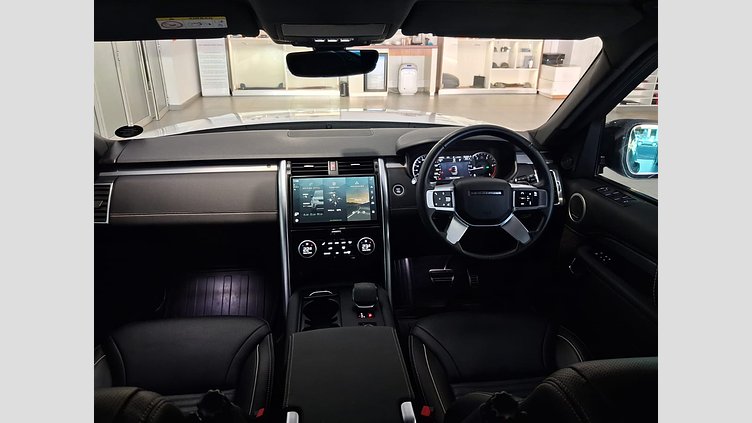 2022 Approved Land Rover Discovery Fuji White All Terrain DISCOVERY 3.0TD SE R-DYNAMIC (D300)