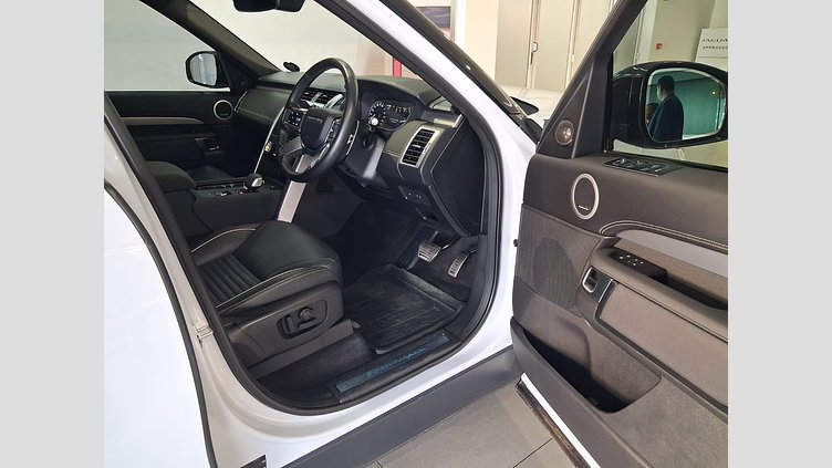 2022 Approved Land Rover Discovery Fuji White All Terrain DISCOVERY 3.0TD SE R-DYNAMIC (D300)