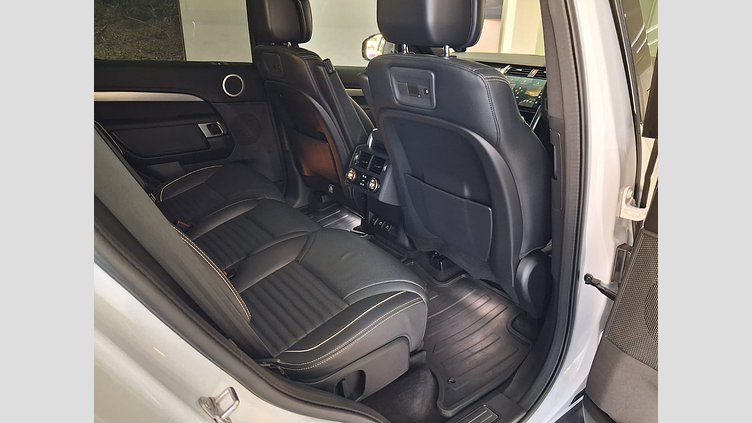 2022 Approved Land Rover Discovery Fuji White All Terrain DISCOVERY 3.0TD SE R-DYNAMIC (D300)