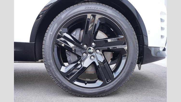 2025 認定中古車 Land Rover Discovery Fuji White 3.0 litre i6D Dynamic HSE D350