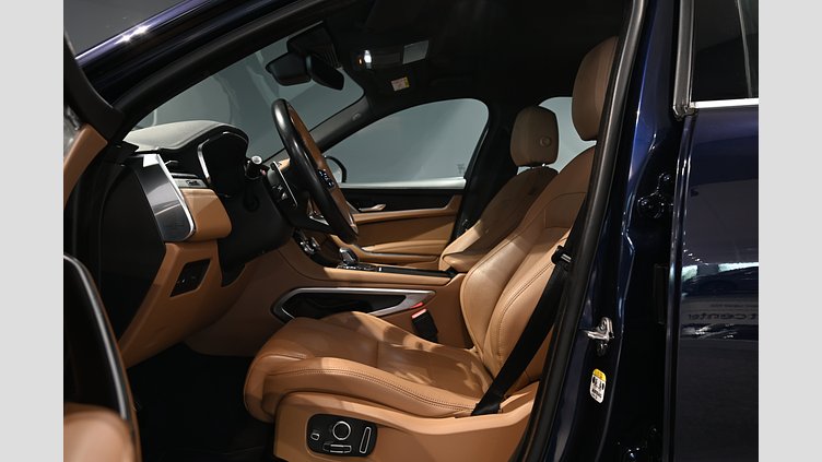 2023 Begagnad Jaguar F-Pace Portofino Blue AWD P460e SE - leasebar till företag
