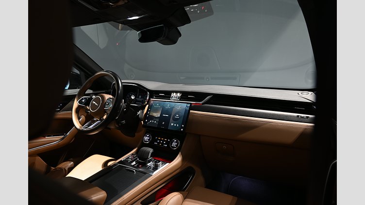 2023 Begagnad Jaguar F-Pace Portofino Blue AWD P460e SE - leasebar till företag