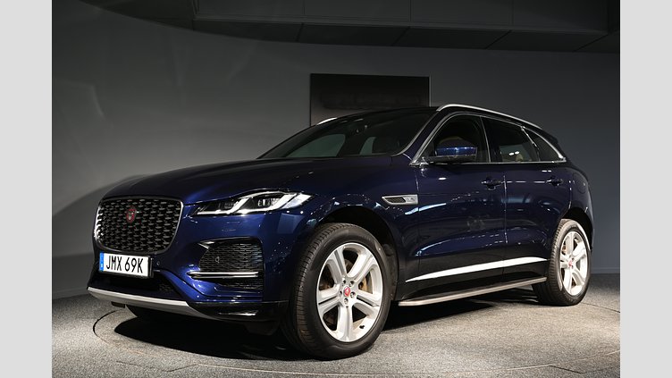 2023 Begagnad Jaguar F-Pace Portofino Blue AWD P460e SE - leasebar till företag