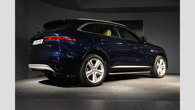 2023 Begagnad Jaguar F-Pace Portofino Blue AWD P460e SE - leasebar till företag