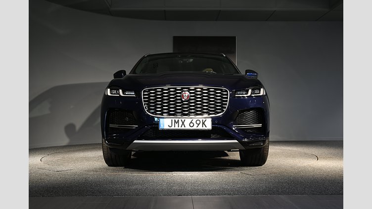 2023 Begagnad Jaguar F-Pace Portofino Blue AWD P460e SE - leasebar till företag