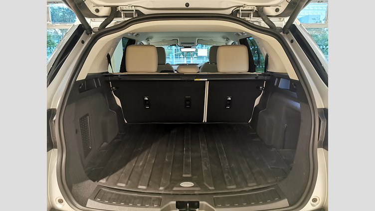 2025 認定中古車 Land Rover Discovery Sport ハクバシルバー D200マイルドハイブリッド（ディーゼル） 標準ホイール S