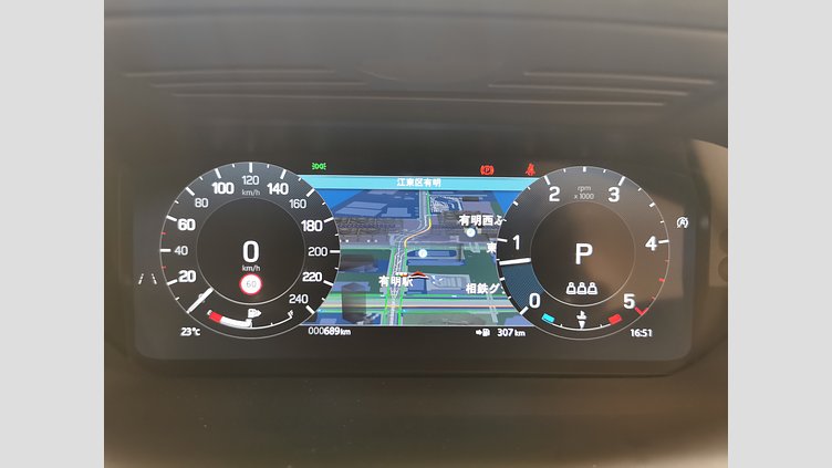 2025 認定中古車 Land Rover Discovery Sport ハクバシルバー D200マイルドハイブリッド（ディーゼル） 標準ホイール S