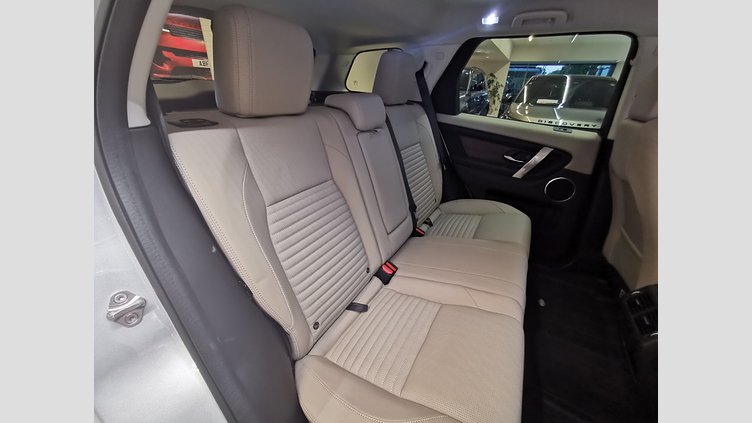 2025 認定中古車 Land Rover Discovery Sport ハクバシルバー D200マイルドハイブリッド（ディーゼル） 標準ホイール S