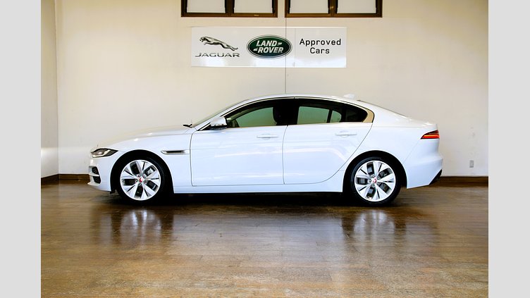 2020 認定中古車 Jaguar XE Yulong White 2.0 litre i4D Diesel S