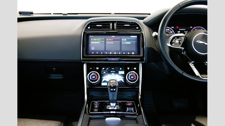 2020 認定中古車 Jaguar XE Yulong White 2.0 litre i4D Diesel S