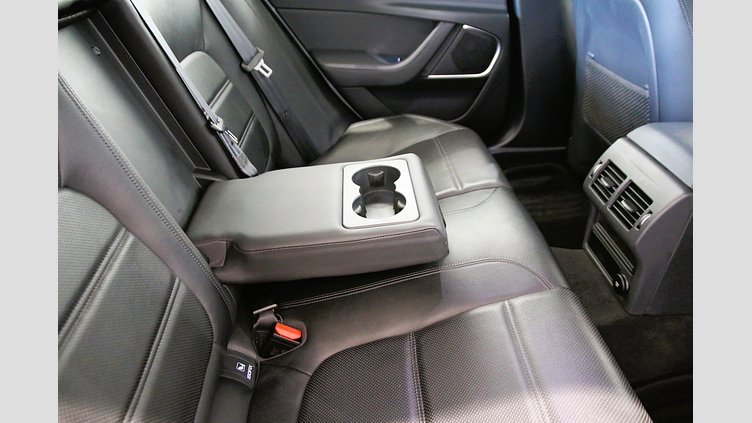 2020 認定中古車 Jaguar XE Yulong White 2.0 litre i4D Diesel S
