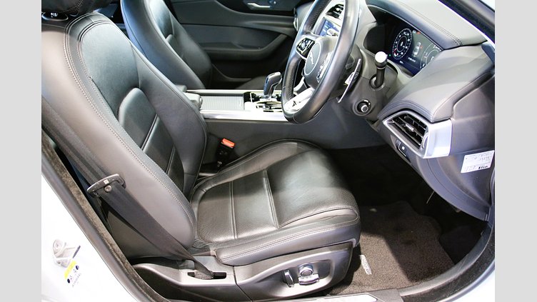 2020 認定中古車 Jaguar XE Yulong White 2.0 litre i4D Diesel S