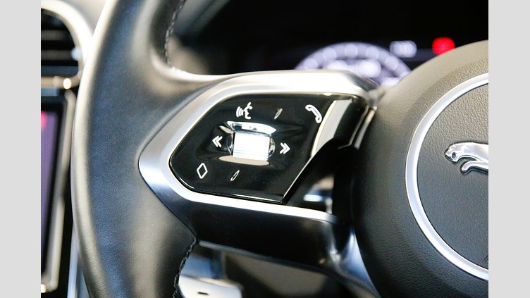 2020 認定中古車 Jaguar XE Yulong White 2.0 litre i4D Diesel S
