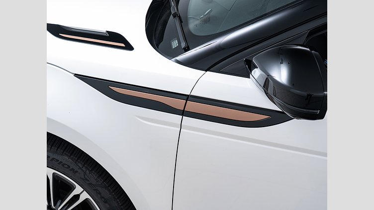 2024 認定中古車 Land Rover Range Rover Evoque オストゥーニパールホワイト プラグインハイブリッド（ガソリン） AUTOBIOGRAPHY　P300e