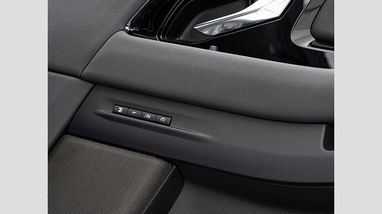 2024 認定中古車 Land Rover Range Rover Evoque オストゥーニパールホワイト プラグインハイブリッド（ガソリン） AUTOBIOGRAPHY　P300e
