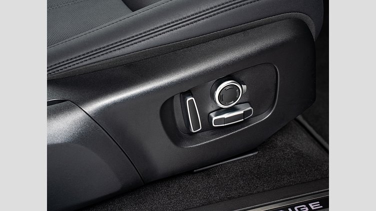 2024 認定中古車 Land Rover Range Rover Evoque オストゥーニパールホワイト プラグインハイブリッド（ガソリン） AUTOBIOGRAPHY　P300e