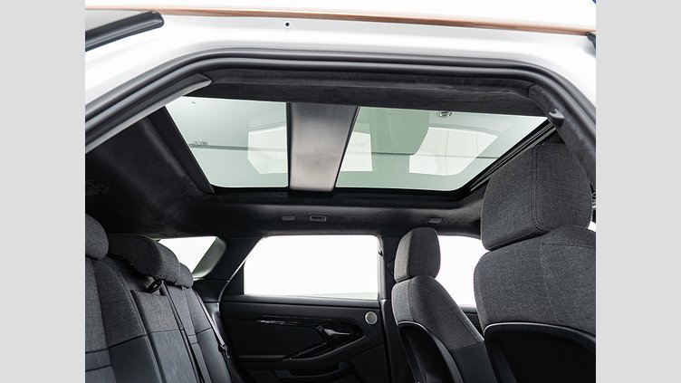 2024 認定中古車 Land Rover Range Rover Evoque オストゥーニパールホワイト プラグインハイブリッド（ガソリン） AUTOBIOGRAPHY　P300e