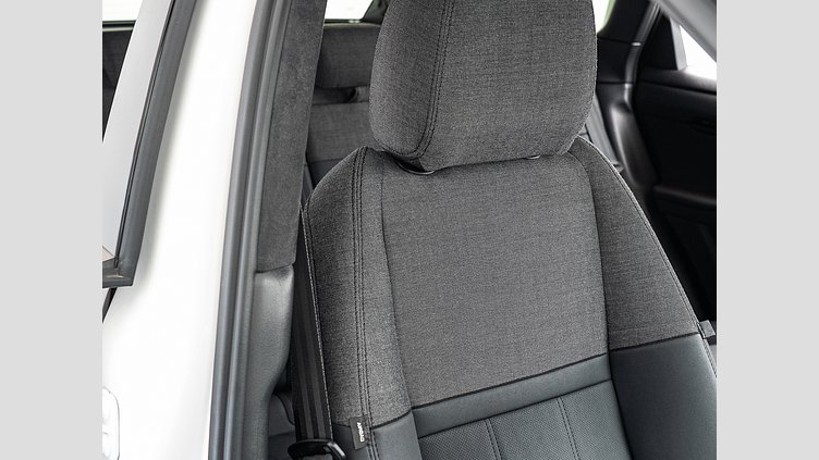 2024 認定中古車 Land Rover Range Rover Evoque オストゥーニパールホワイト プラグインハイブリッド（ガソリン） AUTOBIOGRAPHY　P300e