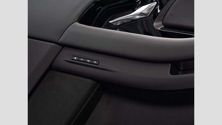 2024 認定中古車 Land Rover Range Rover Evoque サントリーニブラック プラグインハイブリッド（ガソリン） Standard Wheelbase DYNAMIC HSE