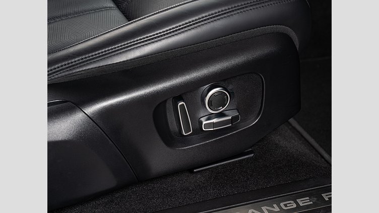 2024 認定中古車 Land Rover Range Rover Evoque サントリーニブラック プラグインハイブリッド（ガソリン） Standard Wheelbase DYNAMIC HSE