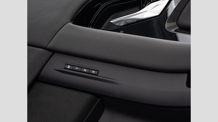 2024 認定中古車 Land Rover Range Rover Evoque フジホワイト プラグインハイブリッド（ガソリン） Standard Wheelbase DYNAMIC HSE