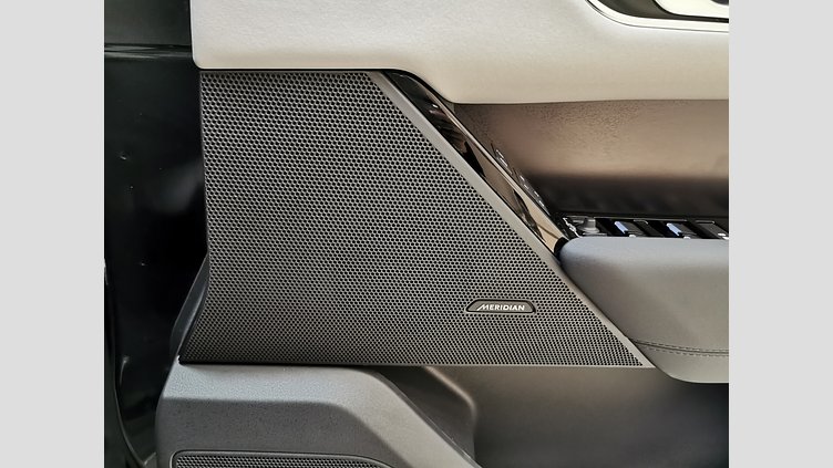 2025 認定中古車 Land Rover Range Rover Velar カルパチアングレイ P400eプラグインハイブリッド（ガソリン） スタンダードホイールベース Dynamic SE