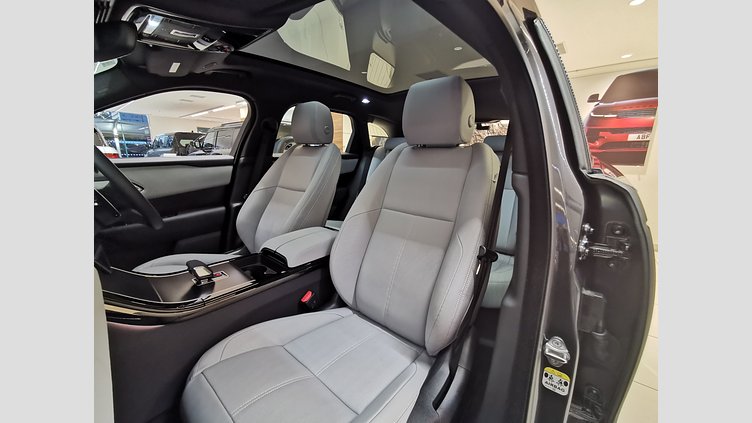 2025 認定中古車 Land Rover Range Rover Velar カルパチアングレイ P400eプラグインハイブリッド（ガソリン） スタンダードホイールベース Dynamic SE
