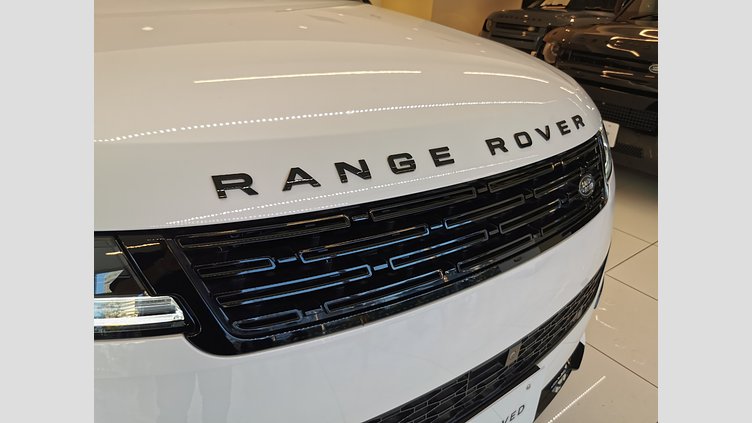 2025 認定中古車 Land Rover Range Rover Sport オストゥーニパールホワイト D300マイルドハイブリッド SWB Dynamic HSE