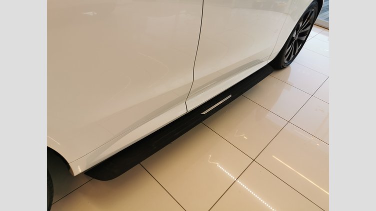 2025 認定中古車 Land Rover Range Rover Sport オストゥーニパールホワイト D300マイルドハイブリッド SWB Dynamic HSE