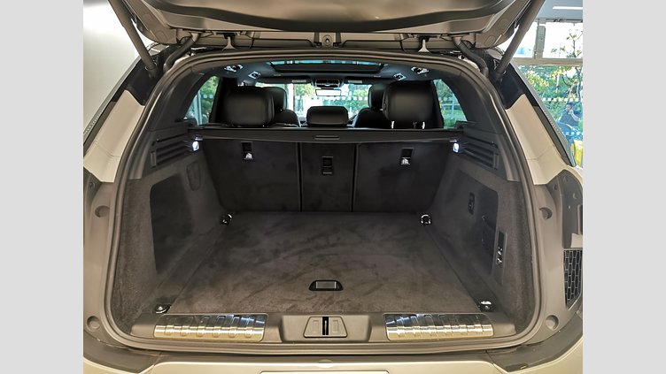 2025 認定中古車 Land Rover Range Rover Sport オストゥーニパールホワイト D300マイルドハイブリッド SWB Dynamic HSE