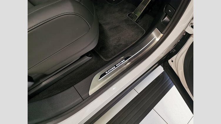 2025 認定中古車 Land Rover Range Rover Sport オストゥーニパールホワイト D300マイルドハイブリッド SWB Dynamic HSE