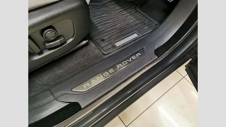 2025 認定中古車 Land Rover Range Rover Velar カルパチアングレイ P400eプラグインハイブリッド（ガソリン） スタンダードホイールベース Dynamic SE