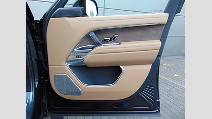 Range Rover 10